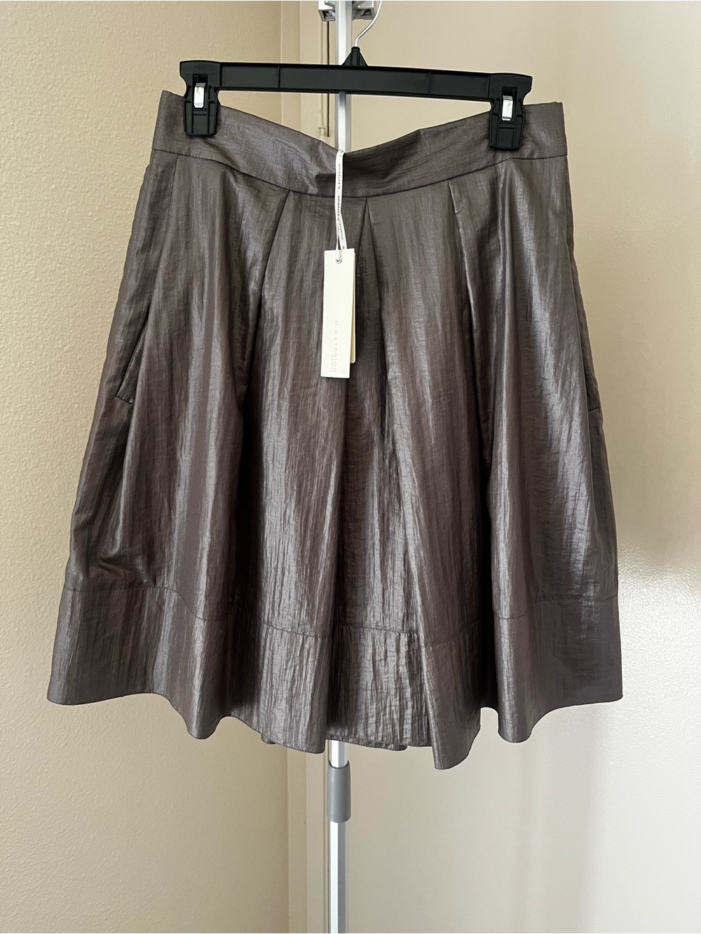 D.exterior Metallic Pleated Skirt Size 42 NWT